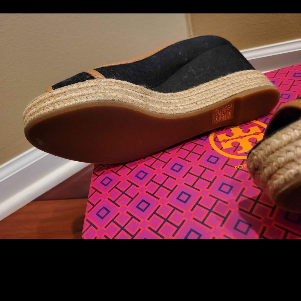 Sandals - Picture 9 of 10